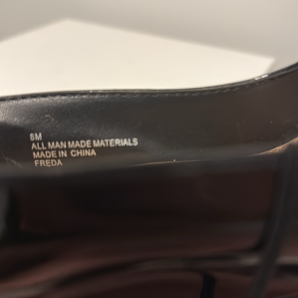 New Rialto Freda wedged shoes patented faux leather size 8, fits 7.5 - Picture 7 of 7